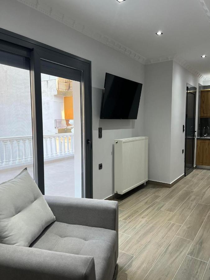 Kontis' Deluxe Furnished Apartment Loutráki Exteriör bild