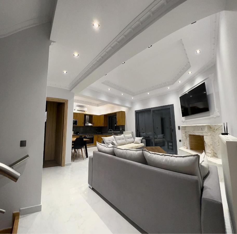 Kontis' Deluxe Furnished Apartment Loutráki Exteriör bild