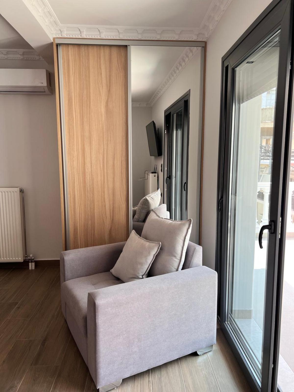 Kontis' Deluxe Furnished Apartment Loutráki Exteriör bild